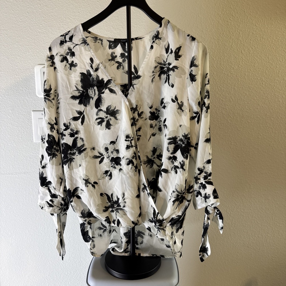 West Kei Women's Floral Blouse Black & White with Tie Sleeves Size L